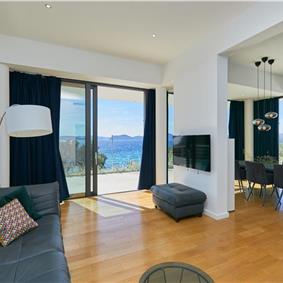 6 Bedroom Seafront Villa with Pool near Slano, Sleeps 12-14